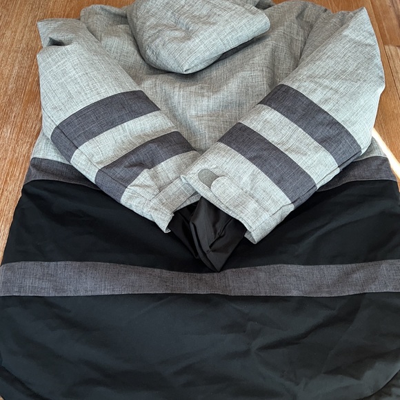 Nomis show jacket. Size XL. NWT - Picture 8 of 8